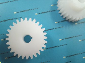 高韌性咊耐(nai)磨性尼龍612製成(cheng)齒輪